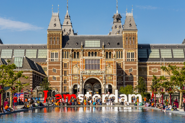 amsterdam travel guide-rijksmuseum