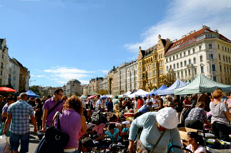 vienna travel guide-Naschmarkt vienna