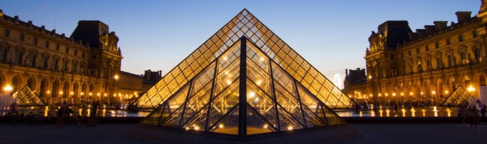 2014.11.27 Musée du Louvre Paris France © Mirceax Dreamstime e1417535641151 1000x285