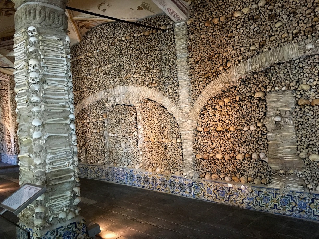 Capela dos Ossos