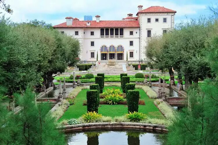Visit the Vizcaya 1