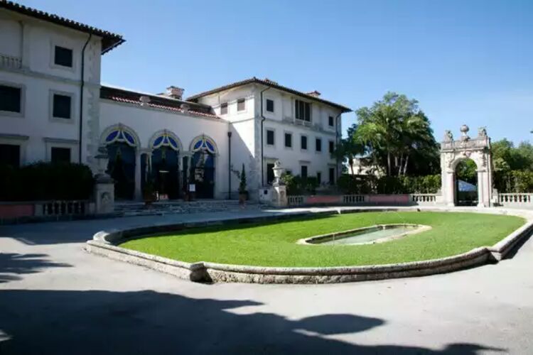Visit the Vizcaya 3
