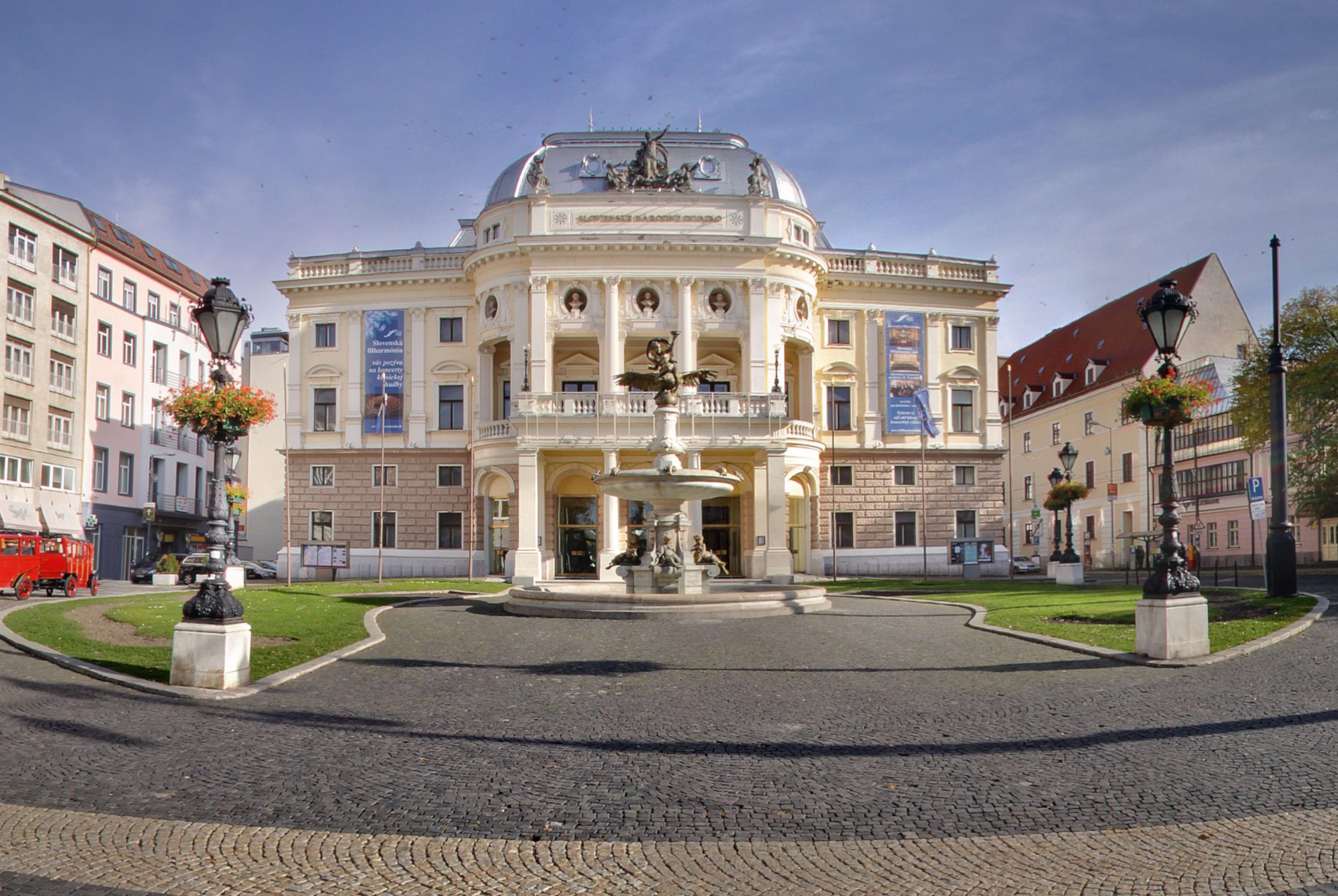NATIONAL THEATER 1 scaled